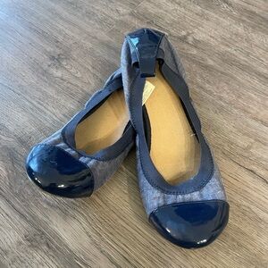 Old Navy Women's Navy Blue Flats with Patent Toe